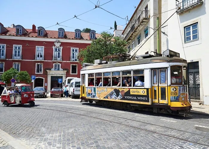 Casa Com Alma Portuguesa @ Alfama شقة